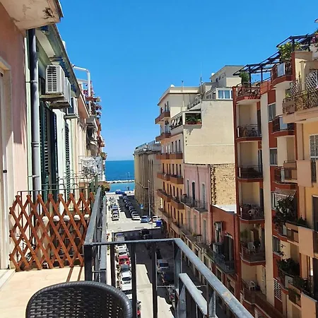 Majestic Seaview Apartment - Bari Centro
