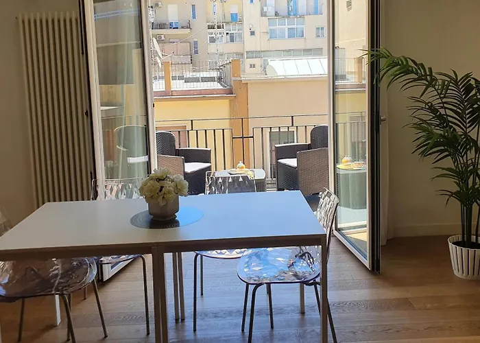 Majestic Seaview - Centro Apartament *